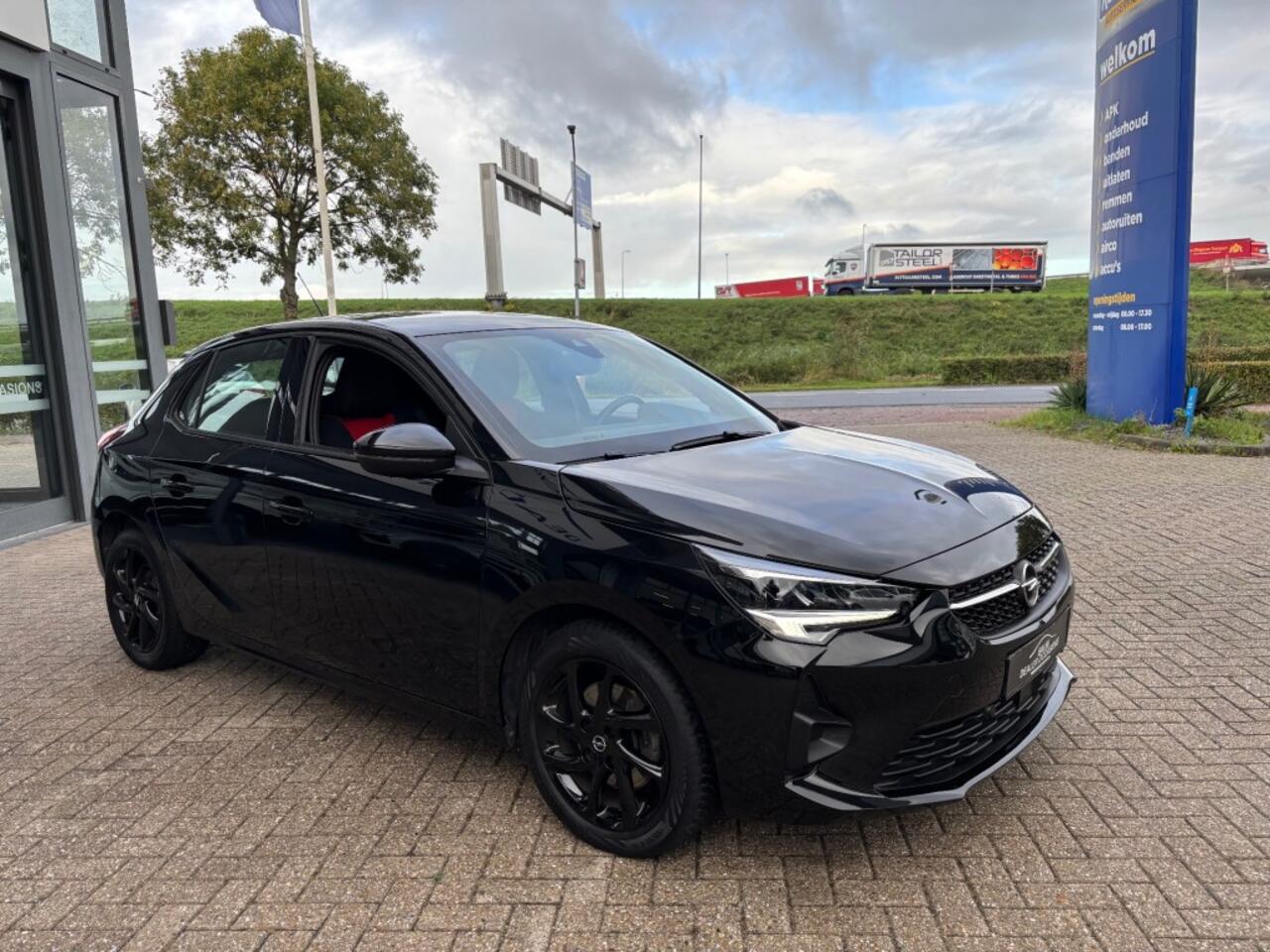 Opel CORSA 1.2 GS LINE NAVI AIRCO LMV