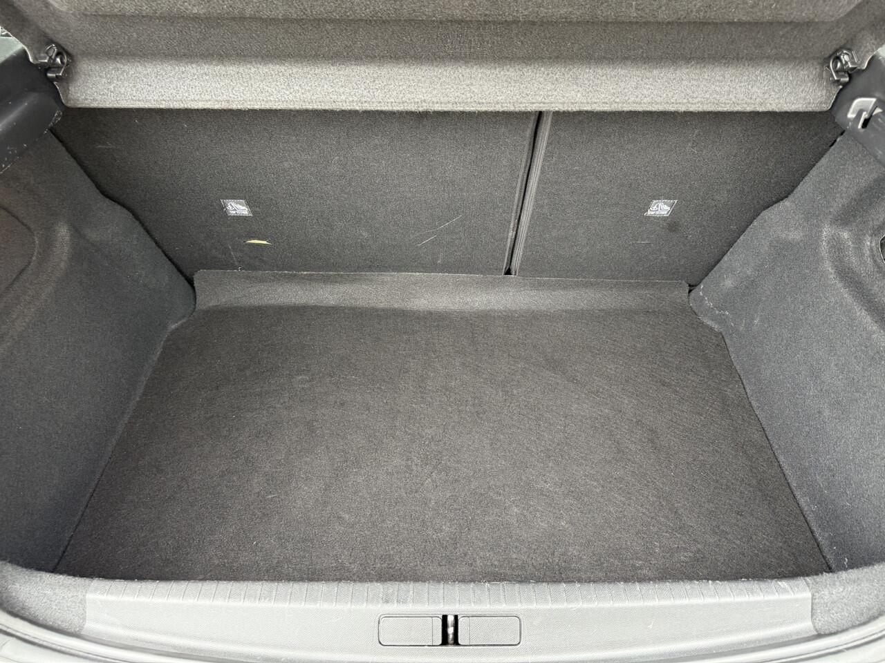 Opel CORSA 1.2 5-deurs Elegance Panoramadak, Navigatie, Comf.intr, LED verl, etc..