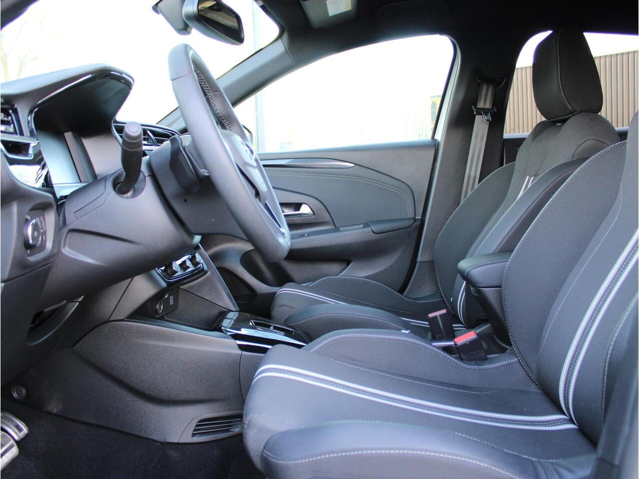 Opel CORSA 1.2 Turbo Hybrid GS Automaat | Navi / Camera / Climate