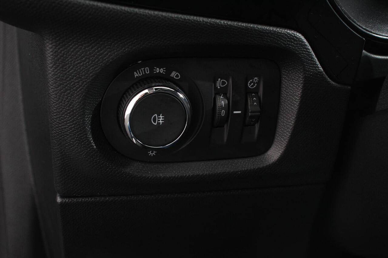 Opel CORSA 1.2 102pk GS Line Opel Corsa 1.2 GS Line | Navigatie | Apple Carplay/Android Auto | Airco | Cruise Control | Lichtmetalen velgen | Digitaal Dashboard | Sportstoelen