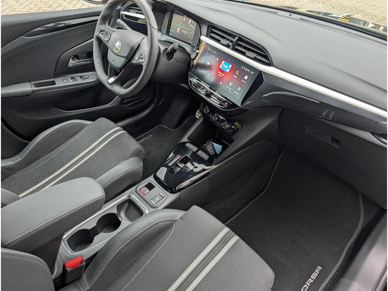 Opel CORSA GS 1.2 Turbo 100pk EAT8 | LED MATRIX | 180° CAMERA + SENSOREN | NAVI PRO | CLIMATE CONTROL | STOEL + STUURVERWARMING | ISOFIX | DAB+ |