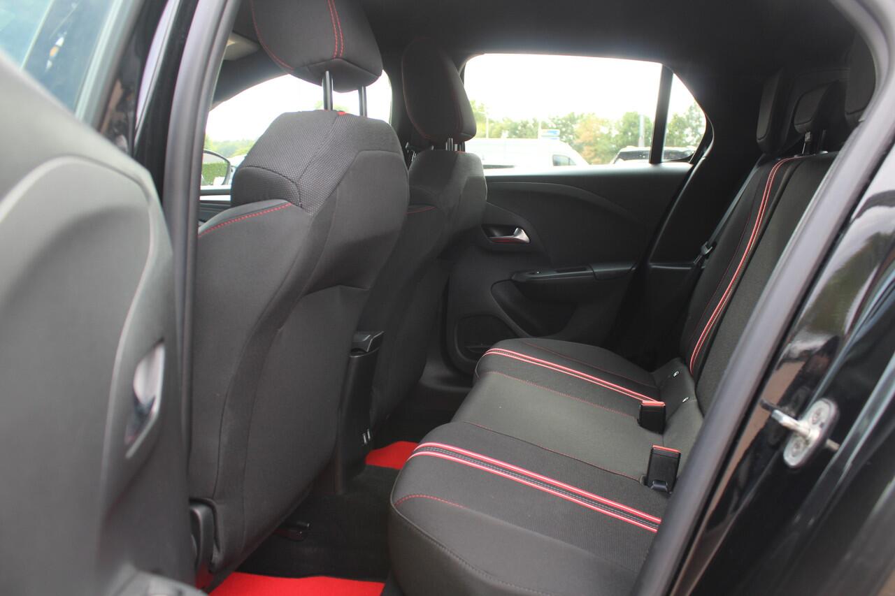 Opel CORSA 1.2 GS Line / Navigatie / Parkeerhulp achter / Keyless / 16'' / Getint glas / Climate Control / Apple CarPlay / Cruise Control