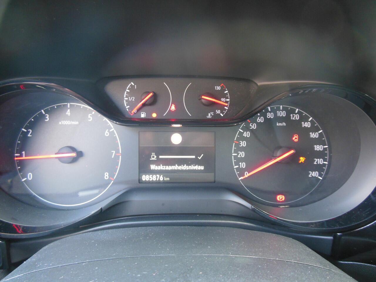 Opel CORSA 1.2 Edition Staat in De Krim