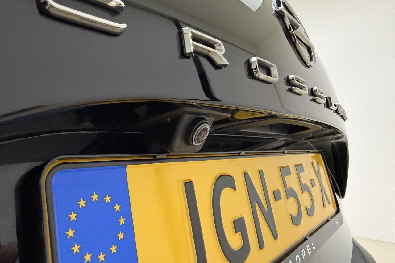 Opel Crossland 1.2 Turbo 110pk Ultimate | Navigatie | Alcantara bekleding | Camera | Climate control | Cruise Control | Parkeersensoren | 17" Lichtmetalen velgen