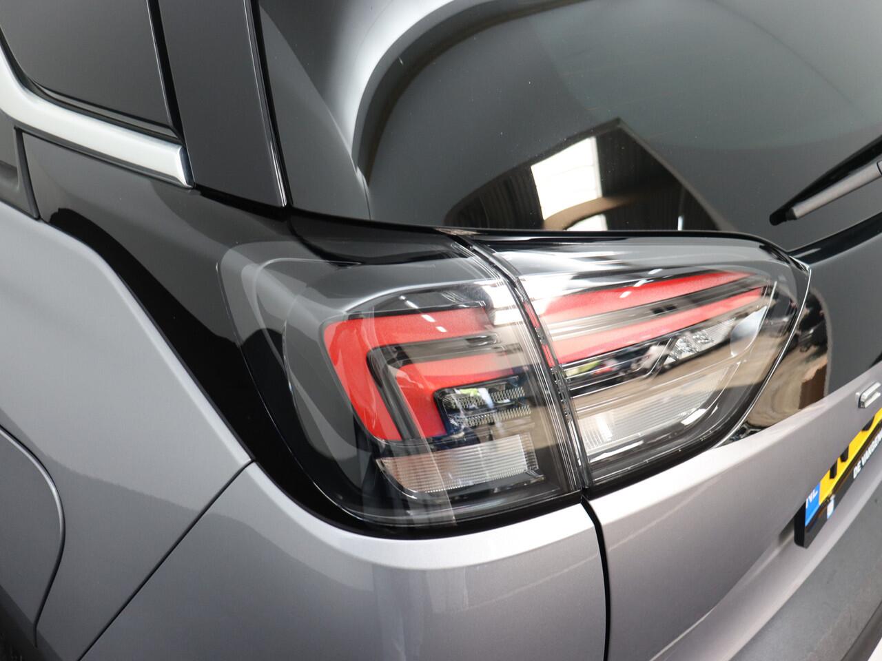 Opel Crossland 1.2 Turbo Elegance Airco, Apple Carplay/Android Auto, bluetooth, Bandenspanningscontrolesysteem, Achteruitrijcamera, Rijstrooksensor, regensensor, Op zoek naar een compacte SUV die stijl, comfort en zuinigheid perfect combineert? Dan is deze Opel Crosslan