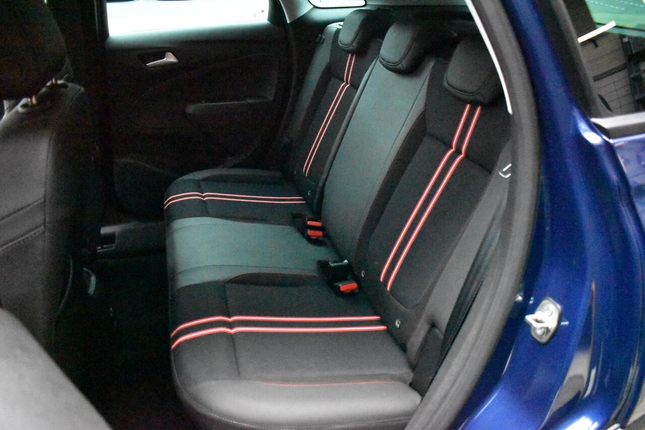 Opel Crossland 1.2 Turbo GS Line | CAMERA | NAVI | CRUISE CONTROL | APPLECARPLAY/ANDROIDAUTO | CLIMATE CONTROL | PDC | LMV