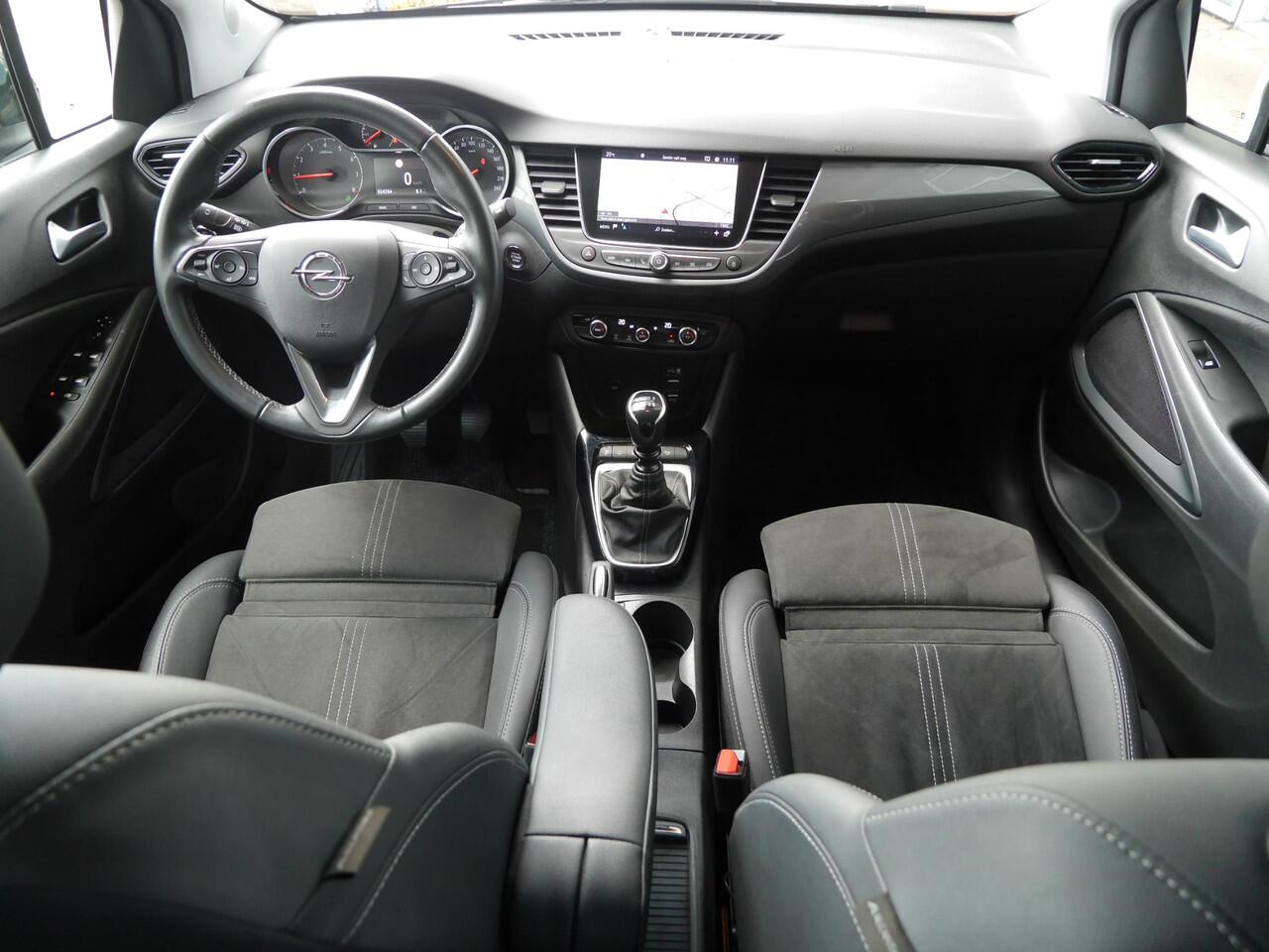 Opel Crossland 1.2 Turbo Ultimate Level 4 | Navigatie | Climate & Cruise Control | Achteruitrijcamera | Parkeersensoren | LMV | Beide stoelen in hoogte te verstellen | Led verlichting