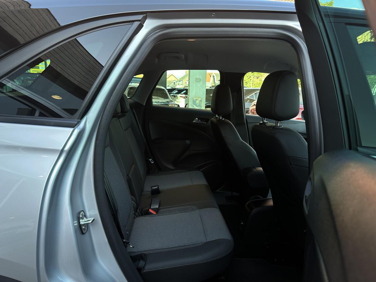 Opel Crossland 1.2 Turbo Elegance Stoel+stuur+voorruit verwarming/Camera/Achterbank verschuifbaar.