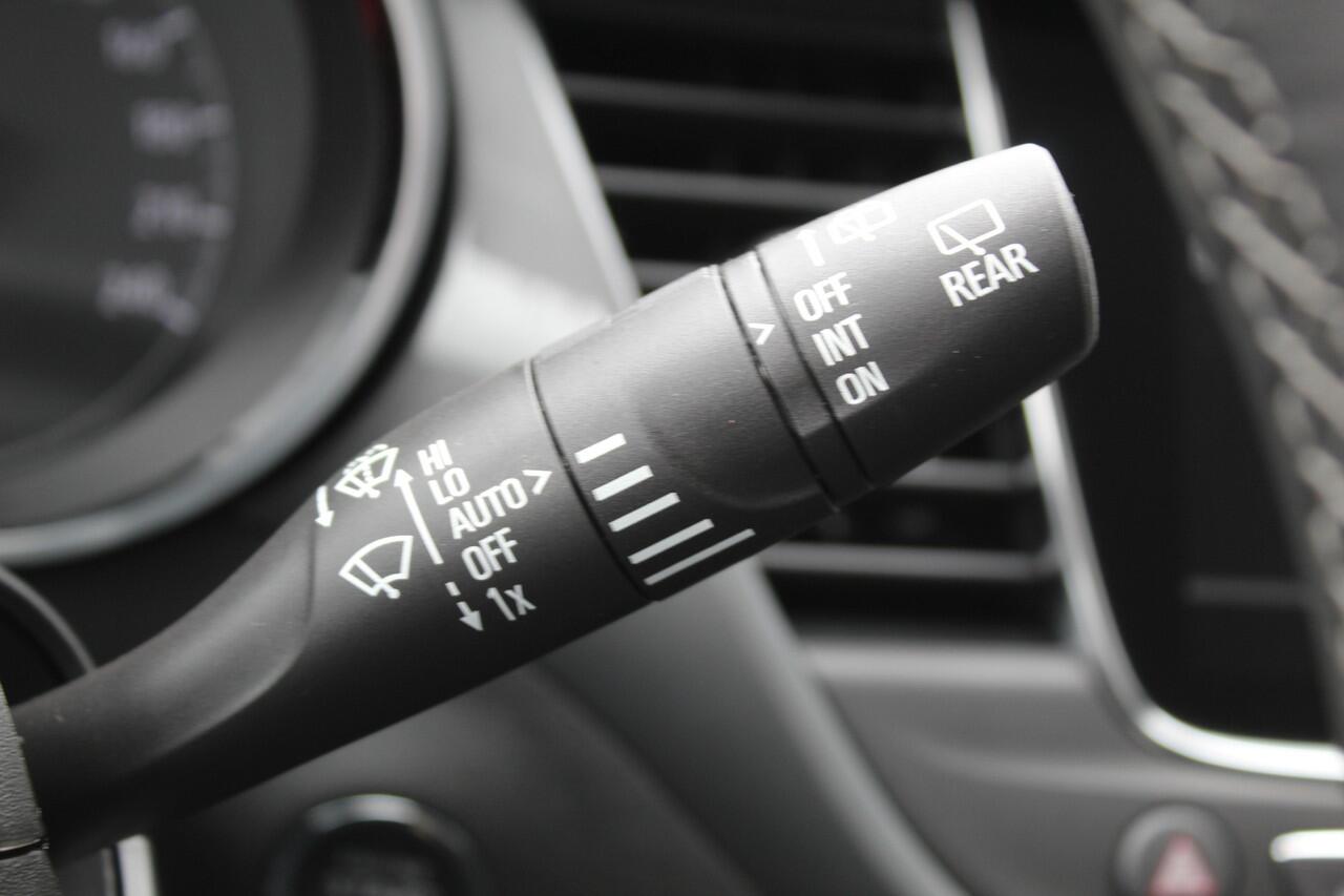 Opel Crossland 1.2 110 pk Turbo Elegance , Mooie hoge zit Climate control , Cruise control , AGR stoelen voor , Camera Navigatie , LM velgen , Parkeersensoren V+A