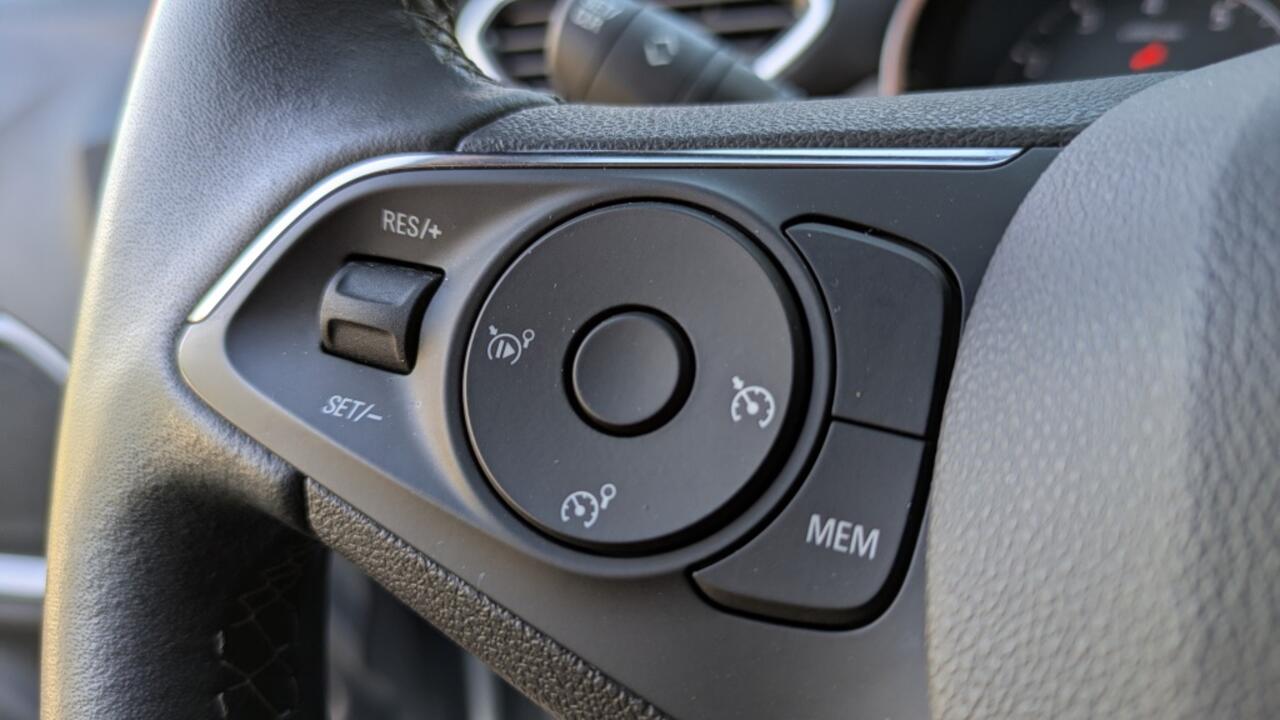 Opel Crossland 1.2 Turbo Elegance | Cruise | Climate control | Carplay