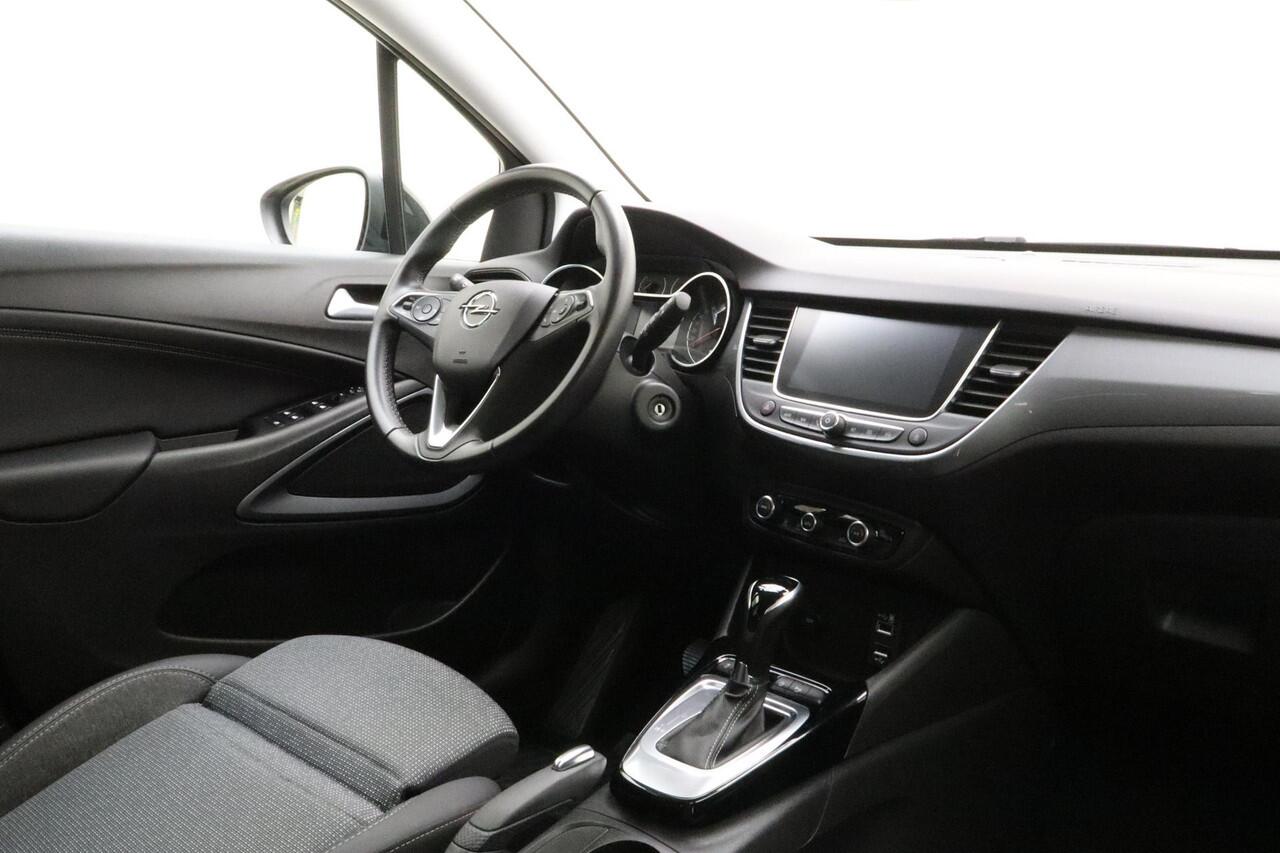Opel Crossland 1.2 Turbo 130pk Automaat Elegance | Navigatie | Climate control | Camera | Cruise control | DAB | Lichtmetalen velgen | Parkeersensoren