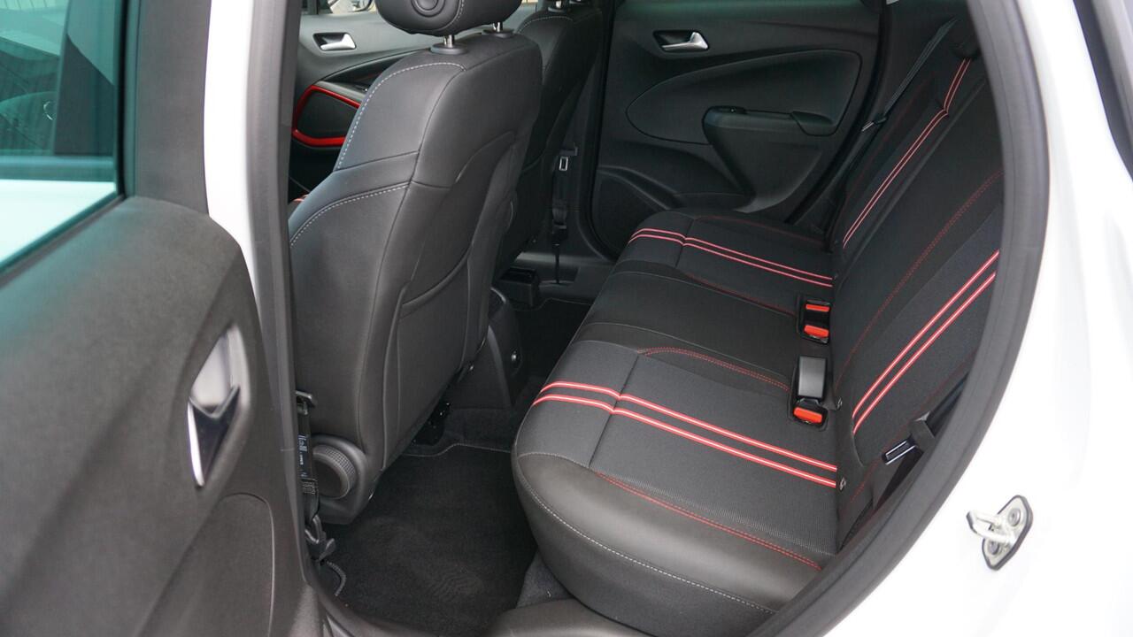 Opel Crossland 1.2 110pk Turbo GS-Line *Black Optik* Sportstoelen H-Leder 17inch LM Clima Cruise Control A-Camera 12352km!