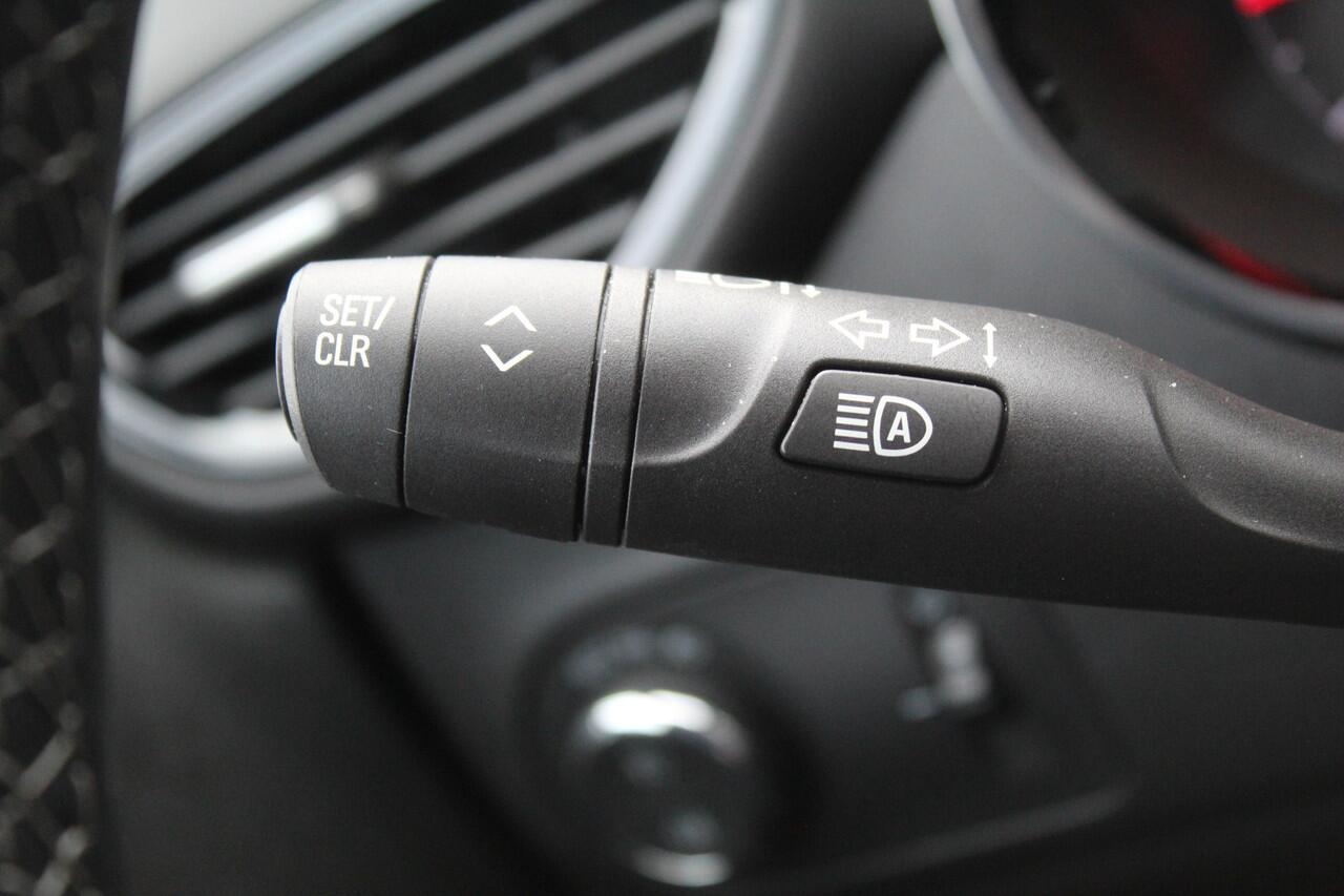 Opel Crossland 1.2 Turbo Ultimate , 110pk , Hoge zit veel comfort Climate control , Cruise control , AGR stoelen voor Navigatie , Bleutooth , Apple Carplay , Camera