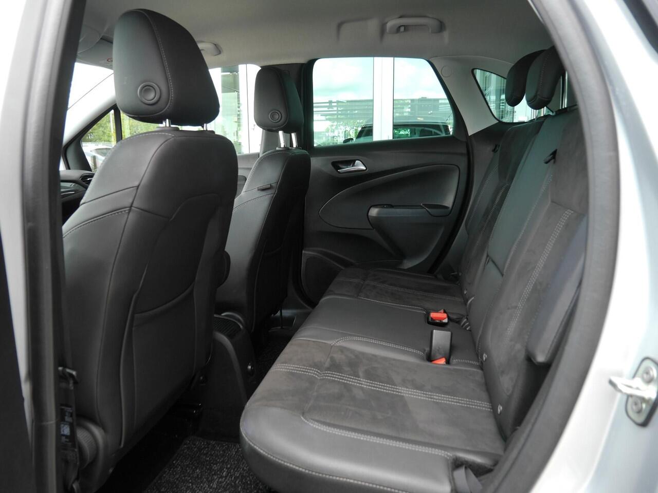 Opel Crossland 1.2 Turbo Ultimate Level 4 | Navigatie | Climate & Cruise Control | Achteruitrijcamera | Parkeersensoren | LMV | Beide stoelen in hoogte te verstellen | Led verlichting