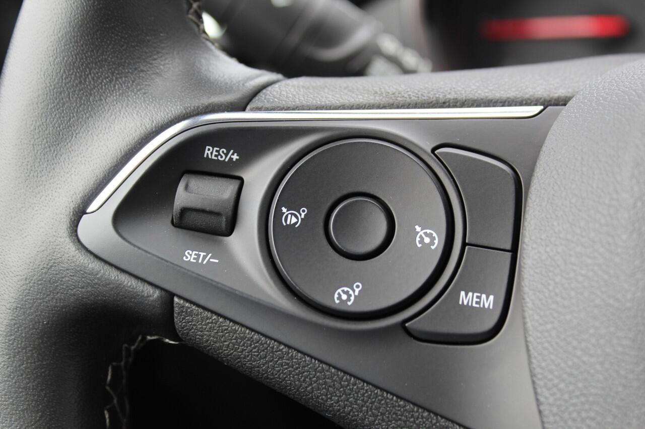 Opel Crossland 1.2-110 pk Turbo Elegance. Mooie moderne hoogzitter ! Climate Control, Cruise Control, Achteruitrijcamera, Navigatiesysteem