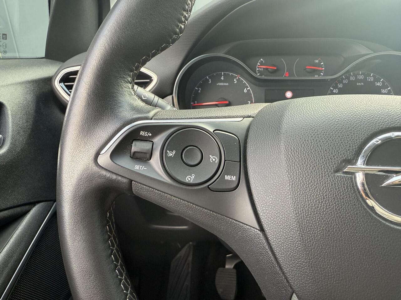 Opel Crossland 1.2 Turbo Ultimate / 110 pk / Beide stoelen in hoogte verstelbaar AGR / Zeer Compleet / Alcantara / Led /17 inch / Navi / Apple Android / Dode hoek /