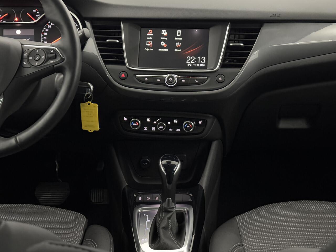 Opel Crossland 1.2 Turbo Elegance Half leder, Clima, Apple carplay, Winterpakket, Cruise control adaptief, 2 jaar garantie