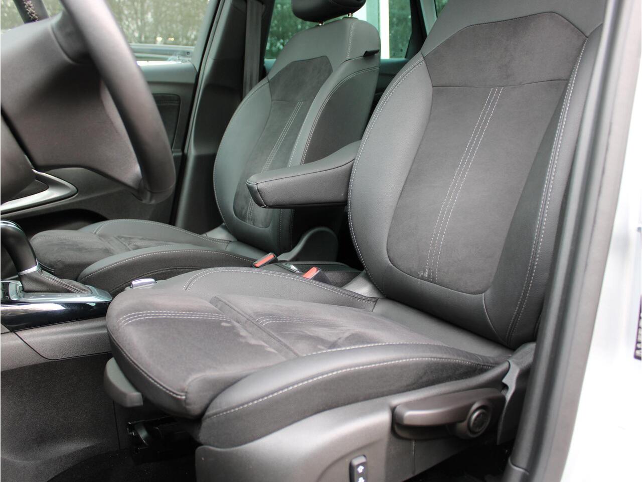 Opel Crossland 1.2T 130 Ultimate | Automaat | Navi / Trekhaak / Camera / Panodak