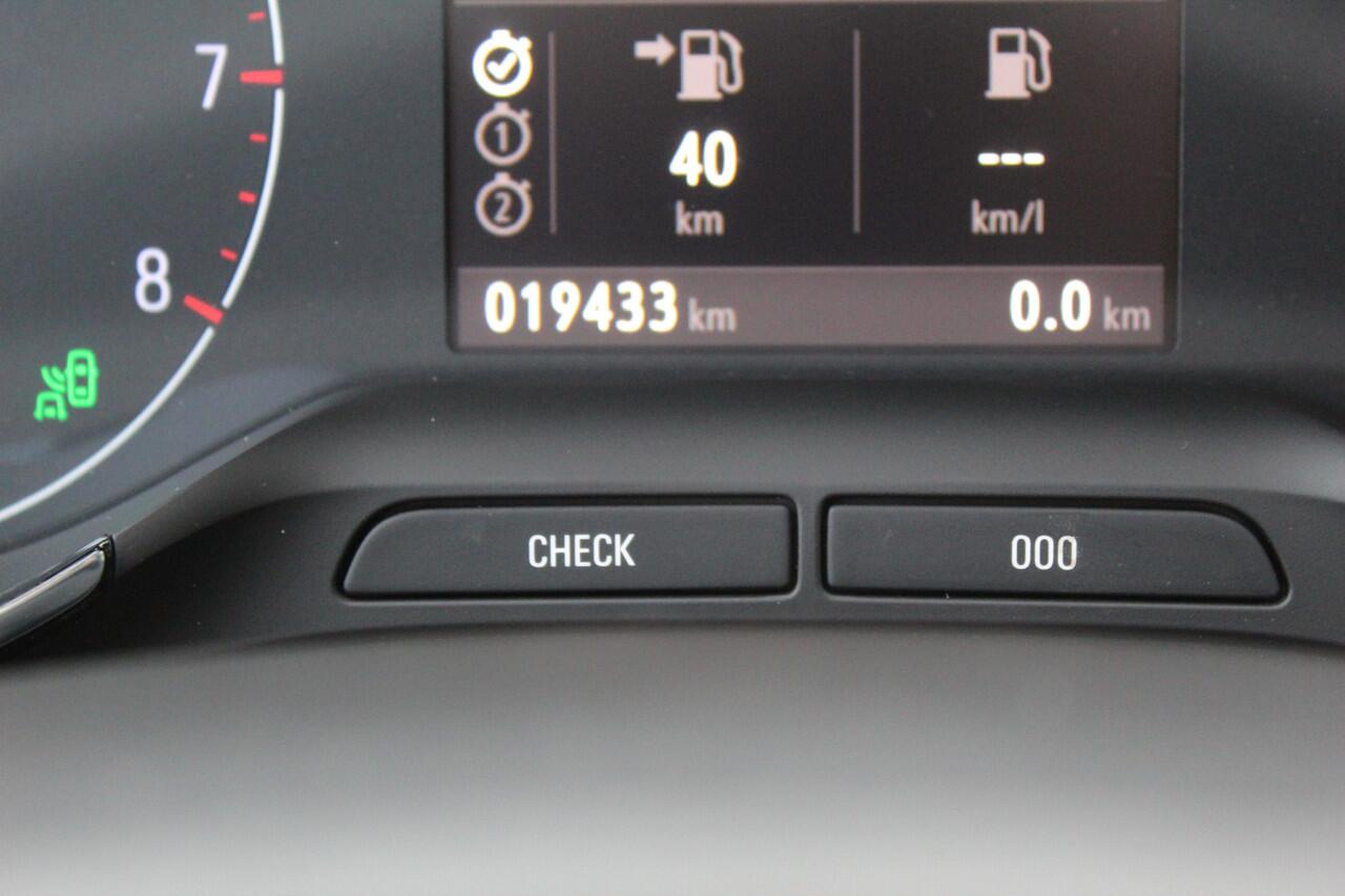 Opel Crossland 1.2 Turbo Ultimate , 110pk , Hoge zit veel comfort Climate control , Cruise control , AGR stoelen voor Navigatie , Bleutooth , Apple Carplay , Camera