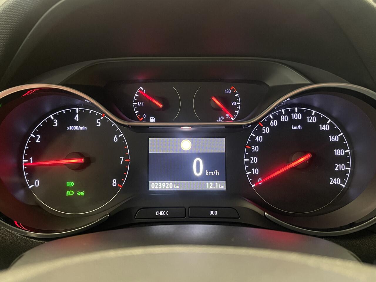 Opel Crossland 1.2 Turbo Elegance | Achteruitrijcamera | Cruise Control | Navigatie | Apple Carplay/Android Auto | Stuurverwarming | Stoelverwarming | Airconditioning |