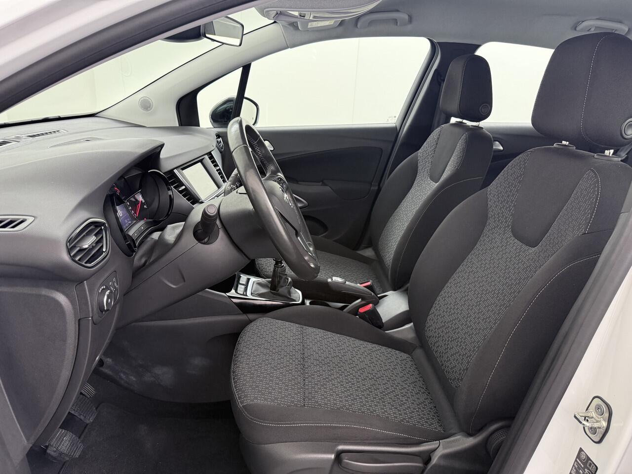 Opel Crossland T111PK Navi* Camera Apple Carplay Android Airco Cruise Control Business Edition Stoel+Stuurverwarming DAB Led Lmv