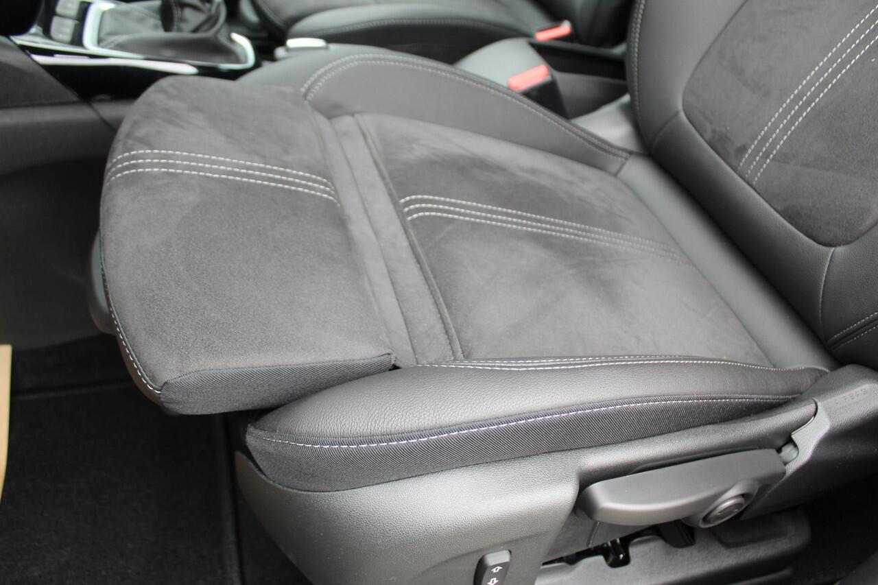 Opel Crossland 1.2 110 pk Turbo Elegance , Mooie hoge zit Climate control , Cruise control , AGR stoelen voor , Camera Navigatie , LM velgen , Parkeersensoren V+A