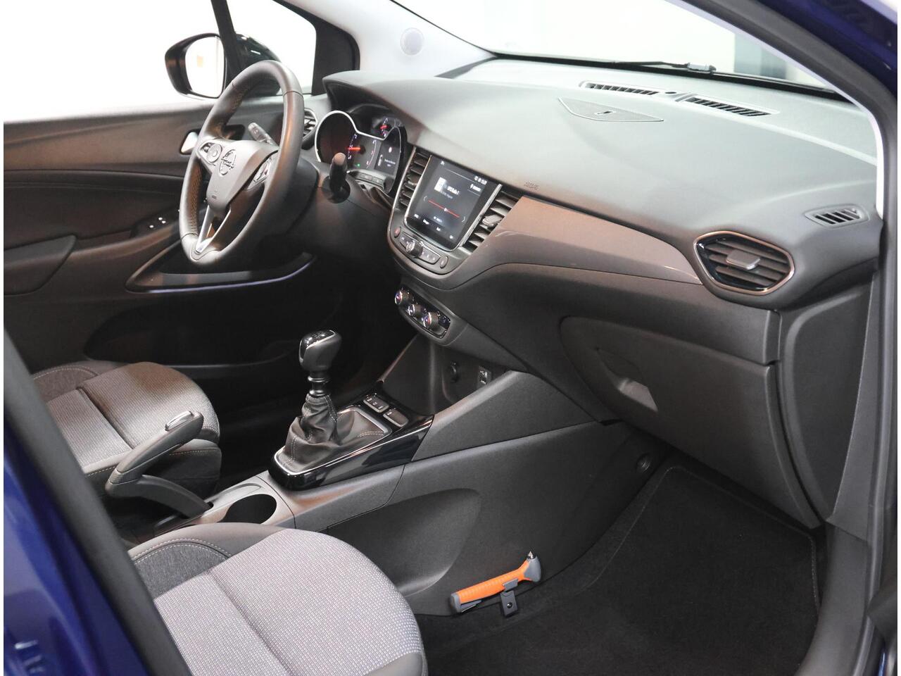 Opel Crossland 110PK Elegance | 1ste Eigenaar | AppleCarPlay/AndroidAuto | Camera | Stoel/Stuur/Voorruit Verwarmd | AGR Stoel | Climate Control | Cruise Control | Armsteun | Isofix | Privacy Glass |