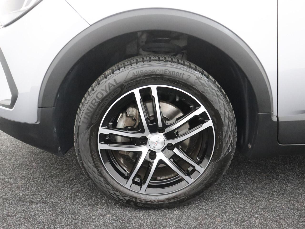 Opel Crossland 1.2 Turbo Elegance Airco, Apple Carplay/Android Auto, bluetooth, Bandenspanningscontrolesysteem, Achteruitrijcamera, Rijstrooksensor, regensensor, Op zoek naar een compacte SUV die stijl, comfort en zuinigheid perfect combineert? Dan is deze Opel Crosslan