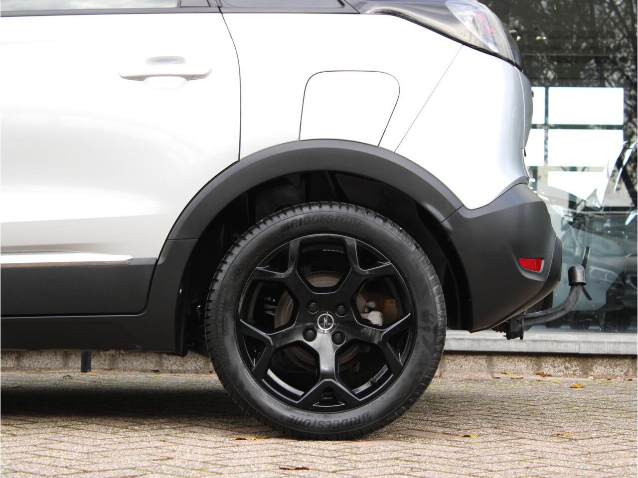 Opel Crossland 1.2T 130 Ultimate | Automaat | Navi / Trekhaak / Camera / Panodak