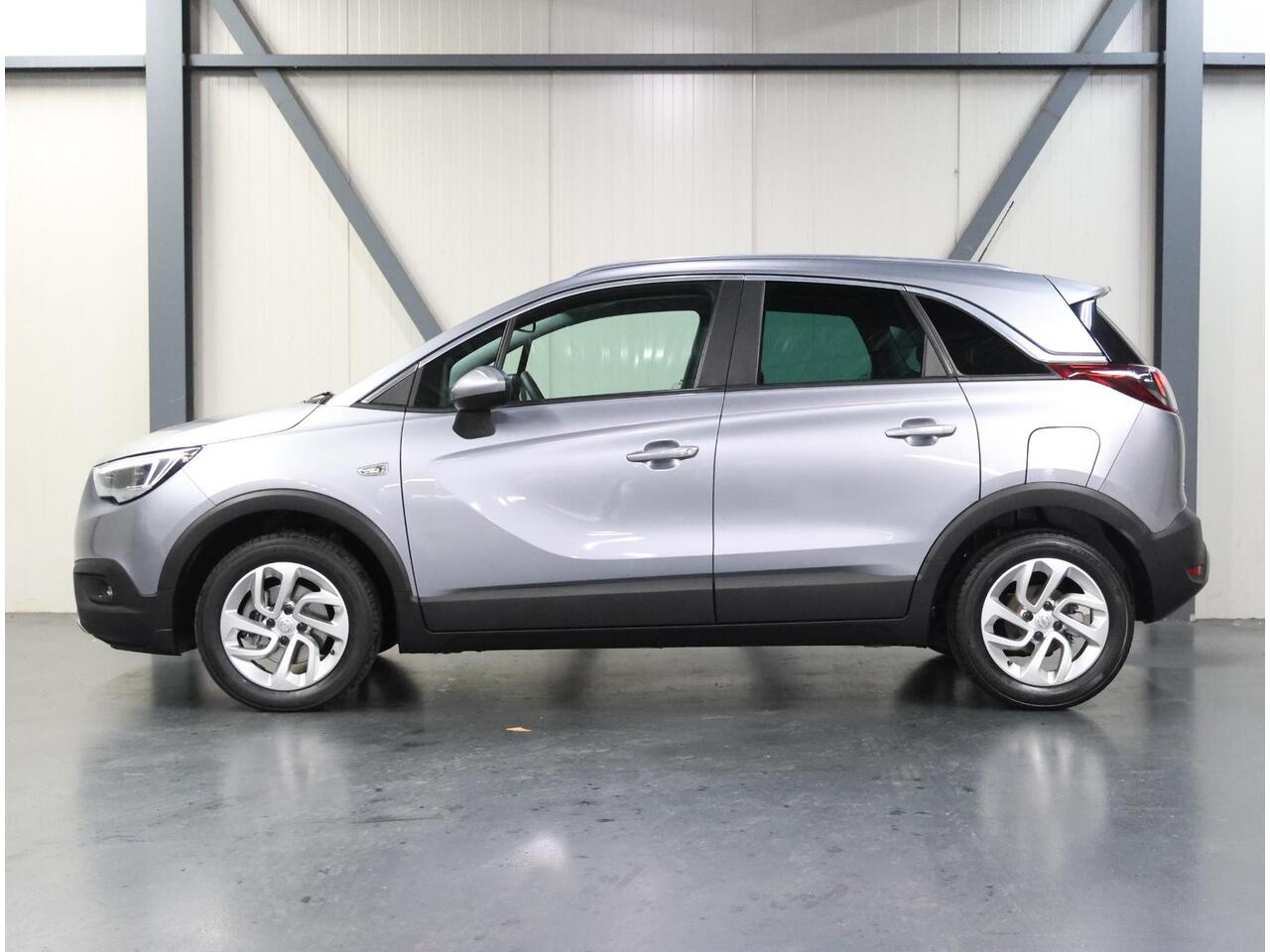 Opel Crossland X 1.2 110PK Turbo Innovation | Camera | AppleCarPlay/AndroidAuto | AGR Stoelen | Armsteun | Climate Control | Cruise Control | Isofix | Privacy Glass | Parkeersensoren | LED |