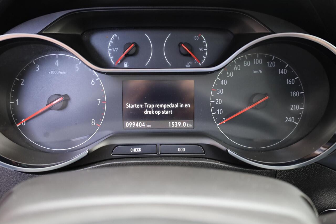 Opel Crossland X 1.2 Turbo Ultimate TREKHAAK PANO LEER STOEL/STUURVERW. CARPLAY CAMERA CLIMA CRUISE NAVI 2XPDC 17''LMV