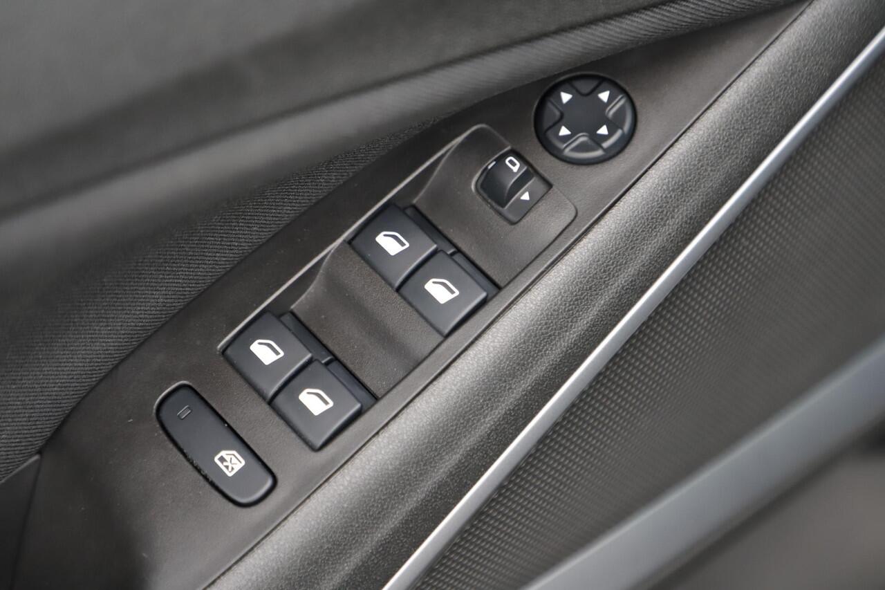 Opel Crossland X 1.2 Edition Trekhaak 16 inch LMV Carplay Android Navigatie Airco Cruise Control Rijstrooksensor