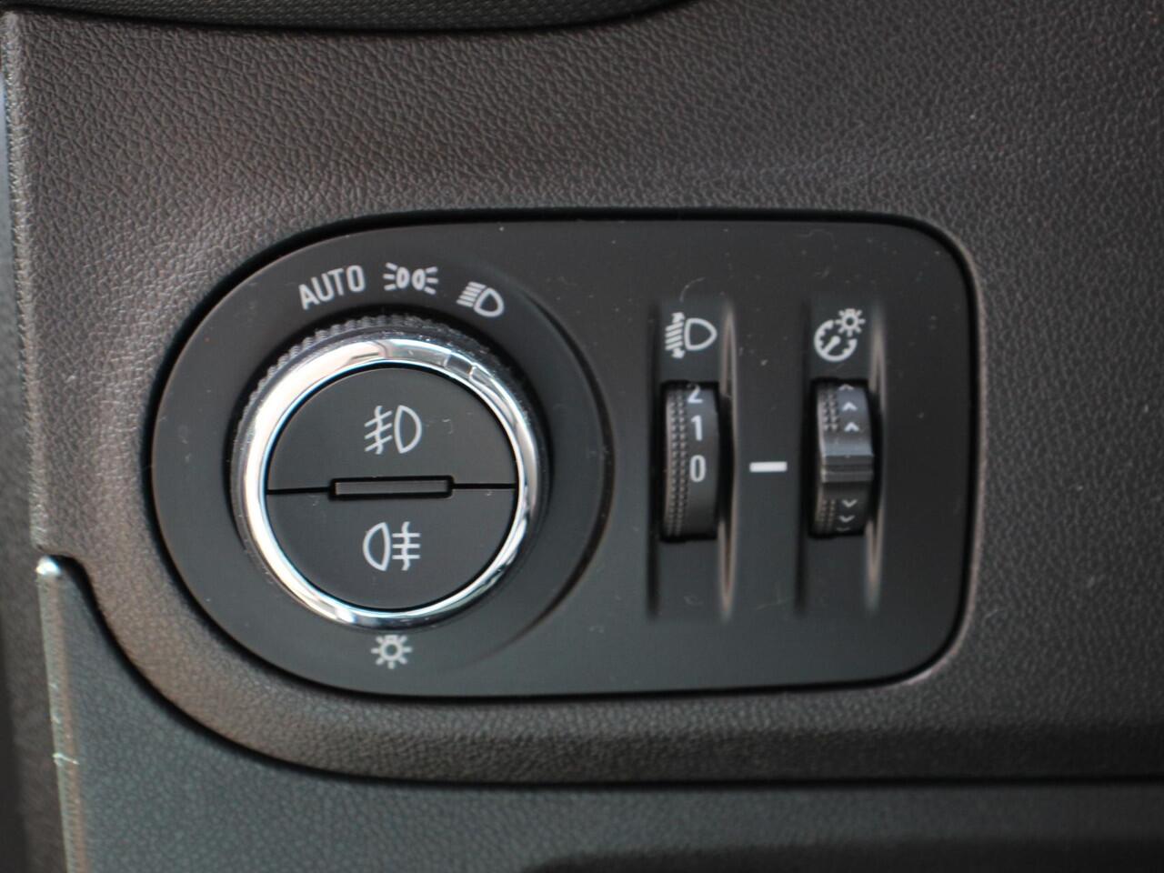 Opel Crossland X 1.2 Turbo Innovation | Climate Control | Apple Carplay / Android auto | Lichtmetalen Velgen | Camera | Two Tone