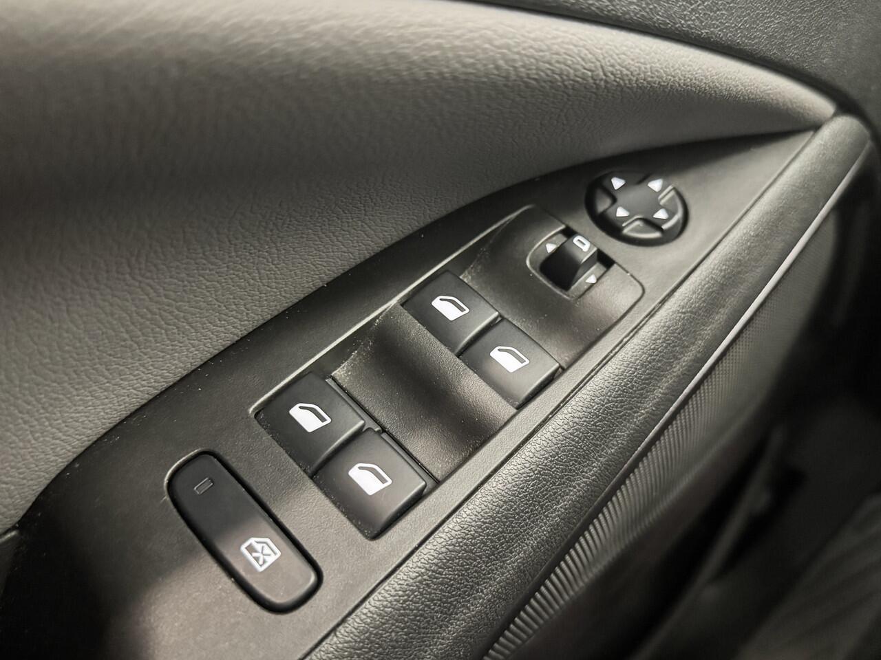 Opel Crossland X 1.2 Turbo Ultimate | PANO | NAVI |