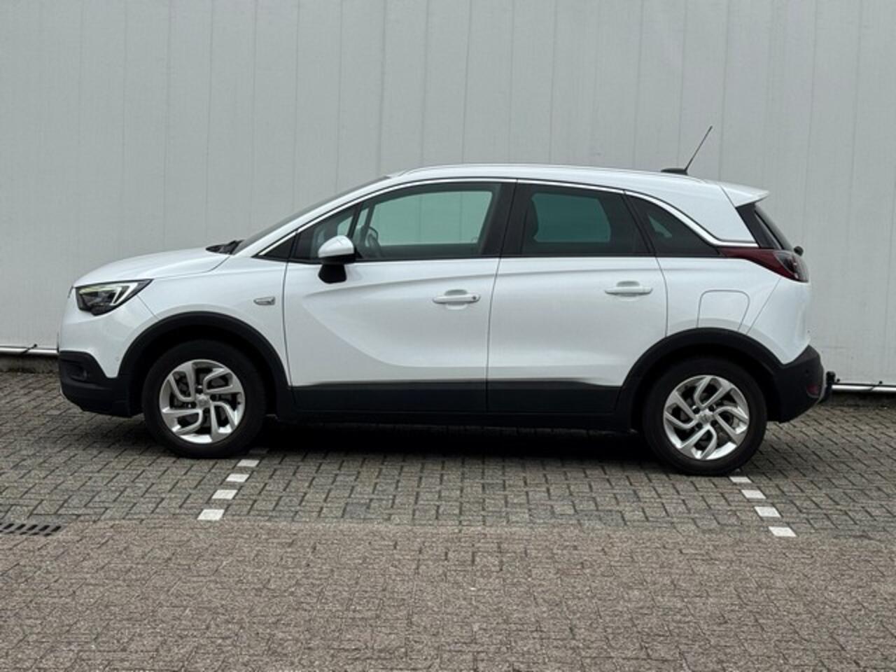 Opel Crossland X 1.2 Turbo Innovation met Navi/Camera, AGR-stoelen, Trekhaak, LED