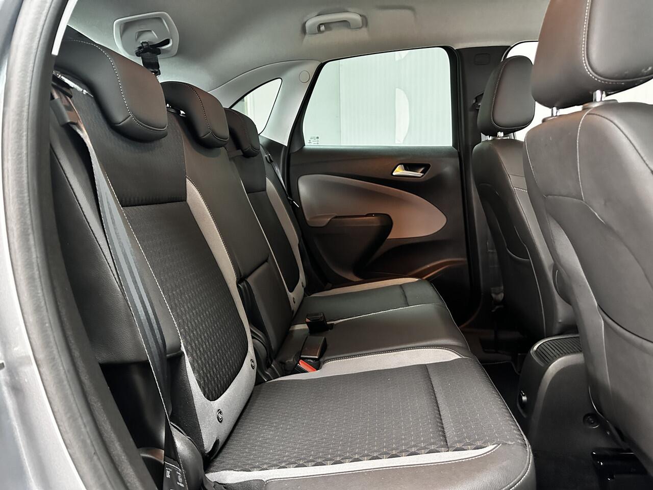 Opel Crossland X 1.2 Turbo Innovation /131PK! /Camera! /LED Koplampen /Apple + Android /DAB+! /KEYLESS GO /Lane Assist /Dodehoekdetectie /Navi /Climat /Cruise /Elek. pakket /Bluetooth /Regensensor /16"LMV /PDC V+A.