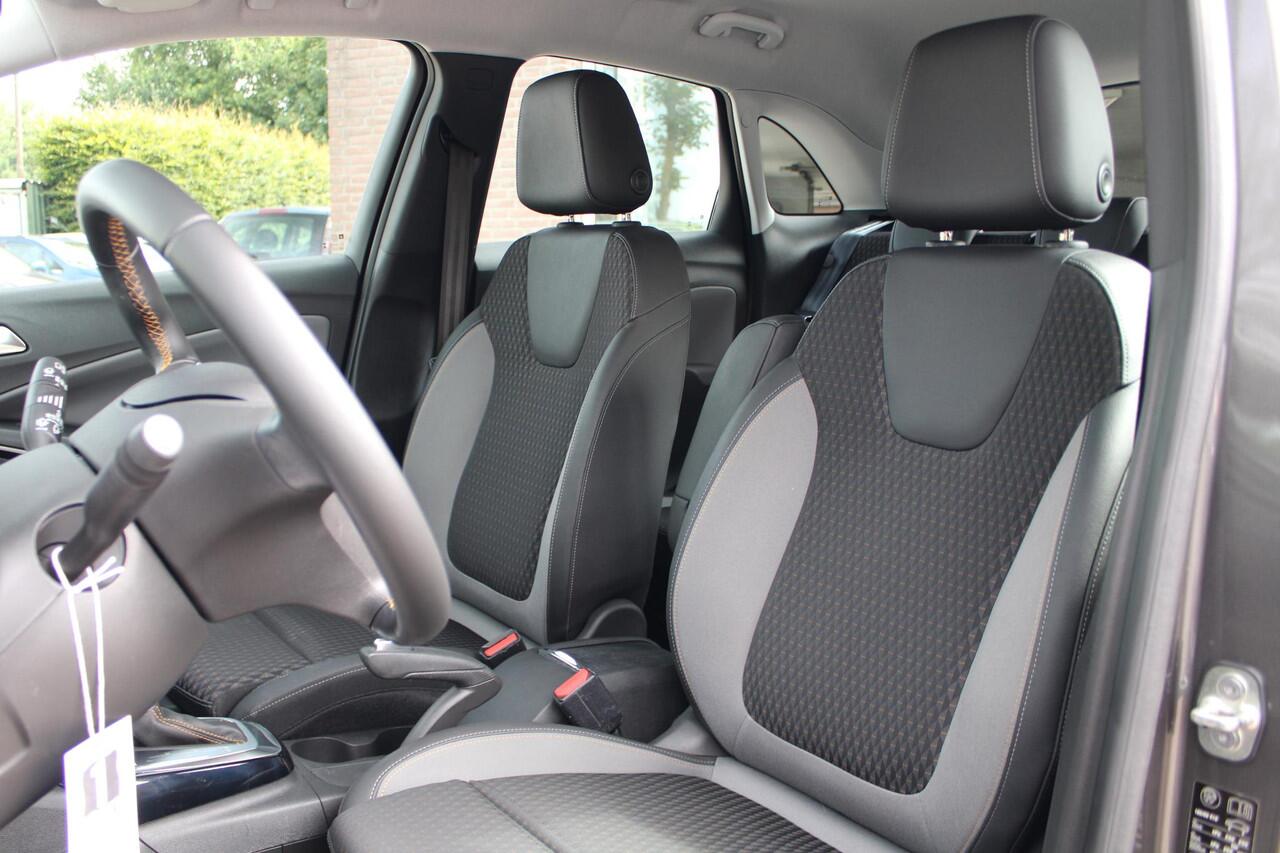 Opel Crossland X 1.2 Turbo Apple/Android Carplay, Achteruitrijcamera, Airco, CC, LED, Leder, NAVI, Parksens. V en A, Bluetooth, 16" LMV