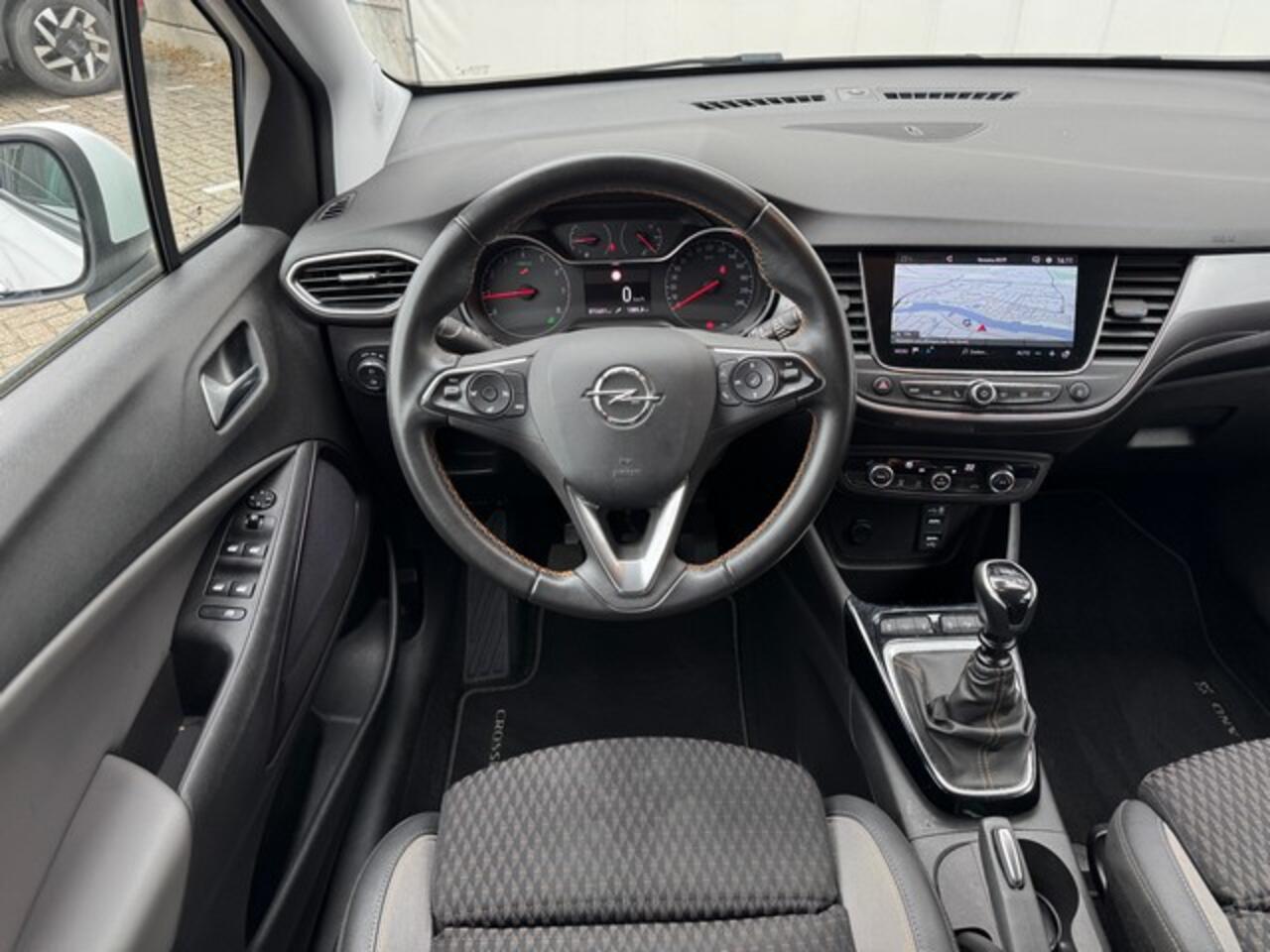 Opel Crossland X 1.2 Turbo Innovation met Navi/Camera, AGR-stoelen, Trekhaak, LED