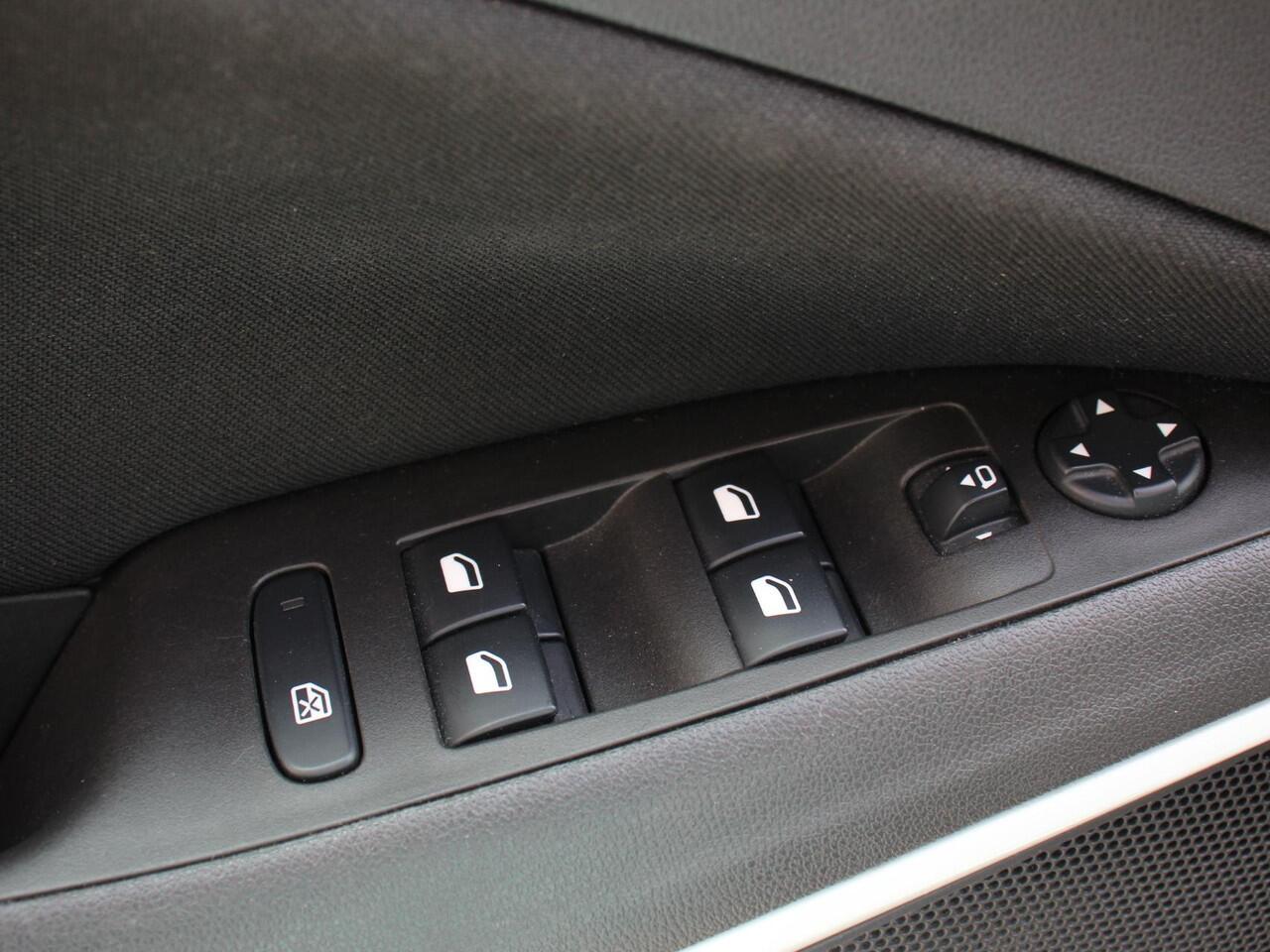 Opel Crossland X 1.2 Turbo Innovation | Climate Control | Apple Carplay / Android auto | Lichtmetalen Velgen | Camera | Two Tone