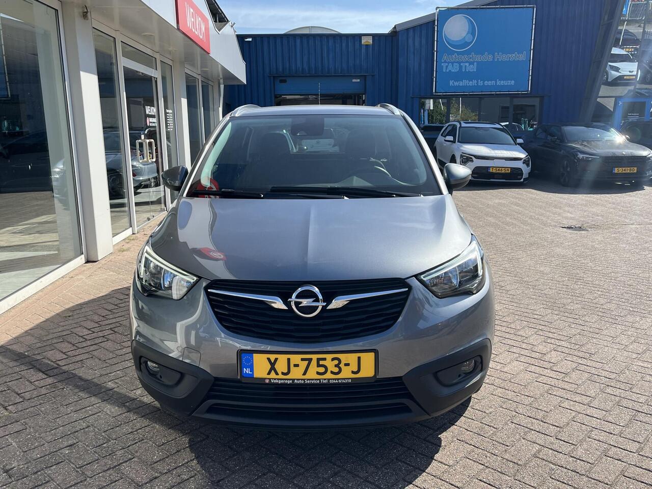 Opel Crossland X 1.2 Innovation Navigatie, Apple Carplay/Android auto, Hoge instap, Parkeersensoren