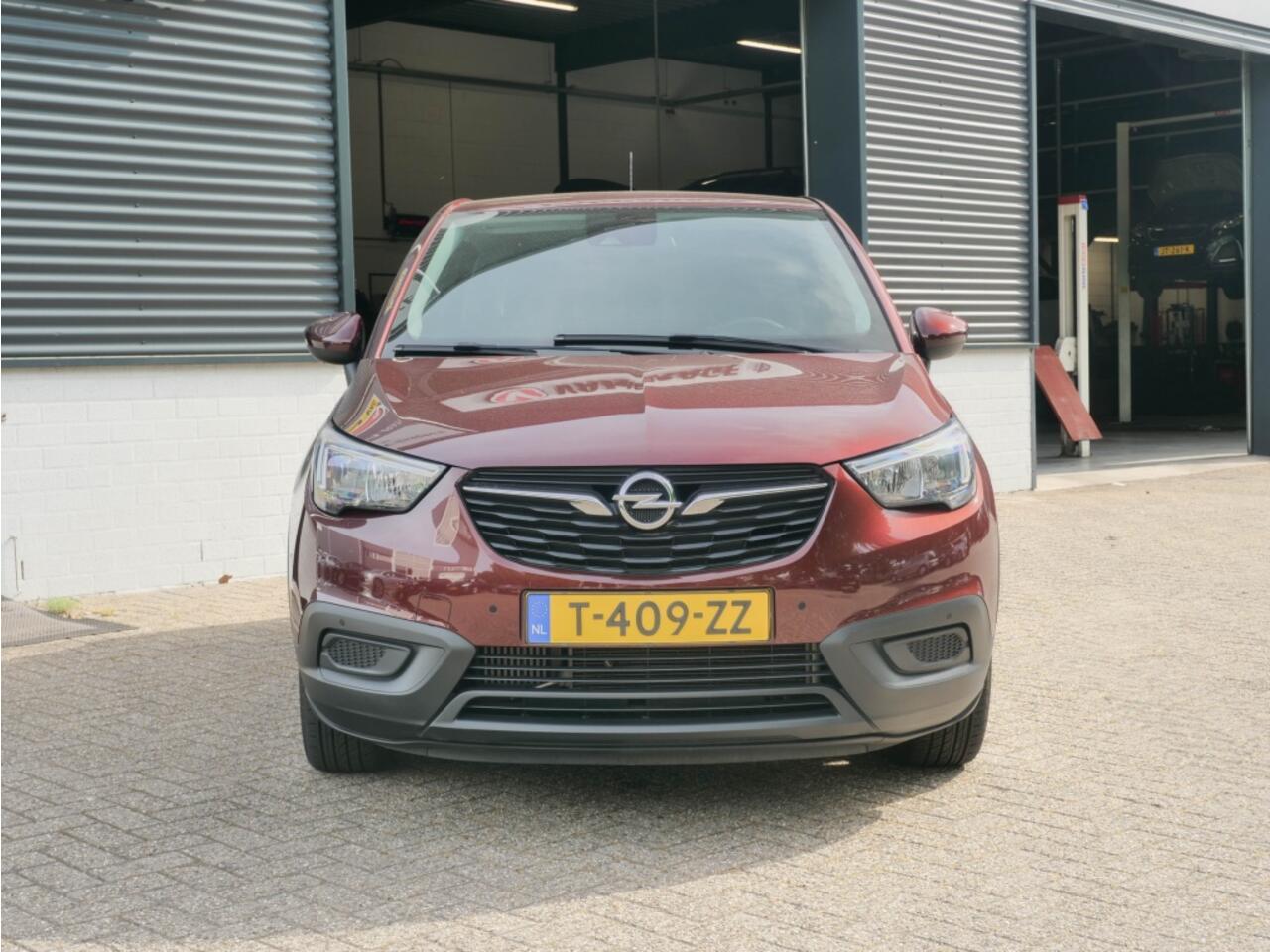 Opel Crossland X 1.2 T. Innovation. Airco, Navi. PDC voor en achterzijde.