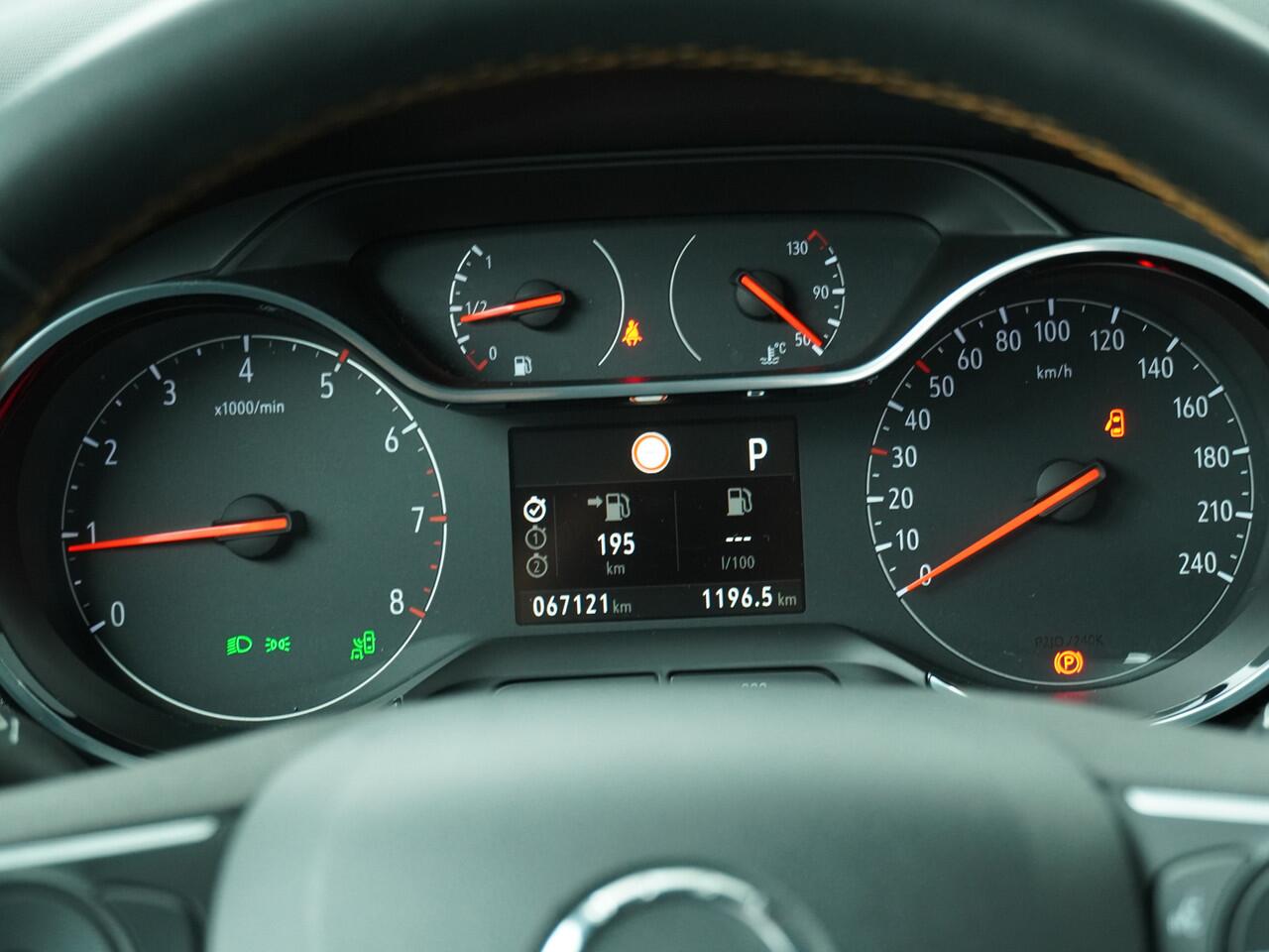 Opel Crossland X 1.2 Turbo Innovation Automaat / Navi / Clima / Cruise / DakRails / Parkeersensoren