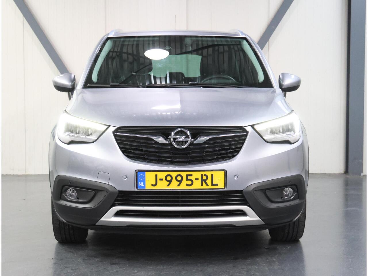 Opel Crossland X 1.2 110PK Turbo Innovation | Camera | AppleCarPlay/AndroidAuto | AGR Stoelen | Armsteun | Climate Control | Cruise Control | Isofix | Privacy Glass | Parkeersensoren | LED |