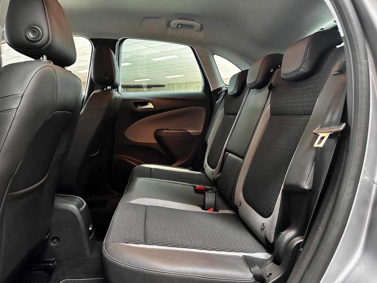 Opel Crossland X 1.2 Turbo Innovation /131PK! /Camera! /LED Koplampen /Apple + Android /DAB+! /KEYLESS GO /Lane Assist /Dodehoekdetectie /Navi /Climat /Cruise /Elek. pakket /Bluetooth /Regensensor /16"LMV /PDC V+A.