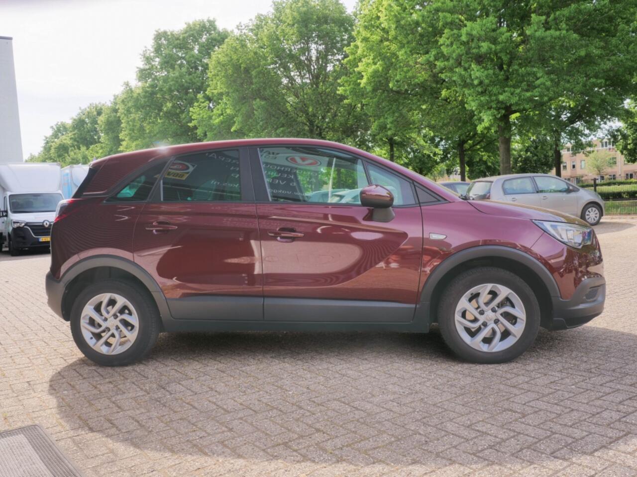 Opel Crossland X 1.2 T. Innovation. Airco, Navi. PDC voor en achterzijde.