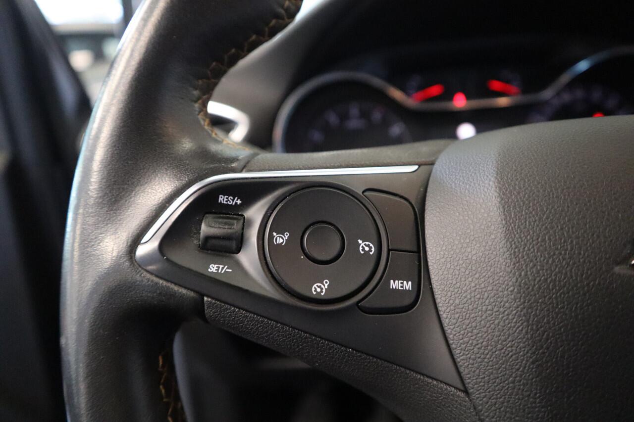 Opel Crossland X 1.2 Turbo Innovation Navigatie Trekhaak CruiseControl