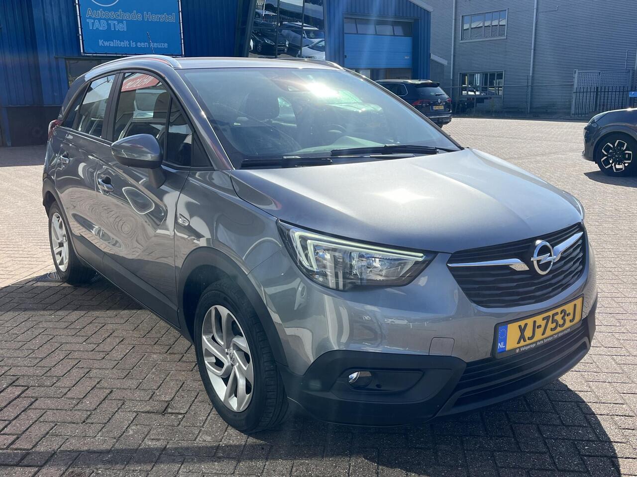 Opel Crossland X 1.2 Innovation Navigatie, Apple Carplay/Android auto, Hoge instap, Parkeersensoren