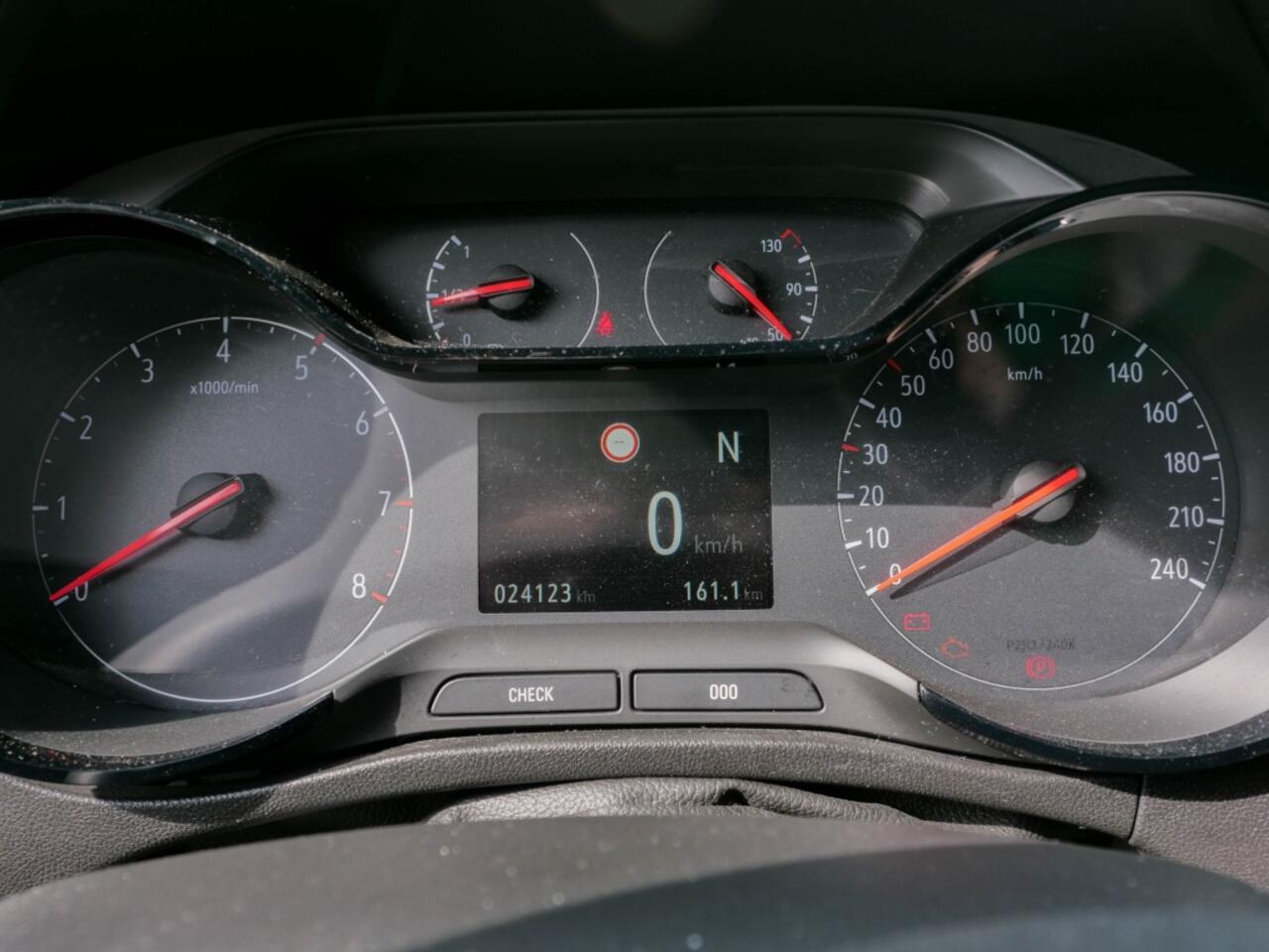 Opel Crossland X 1.2 T. Innovation. Airco, Navi. PDC voor en achterzijde.