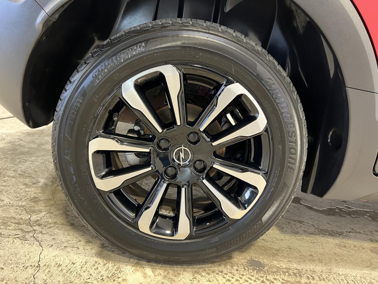 Opel Crossland 1.2 Turbo Elegance | Navigatie/Android/Apple Carplay | LM Velgen 16" | PDC Voor en Achter + Achteruitrijcamera | Cruise Control | Airco |