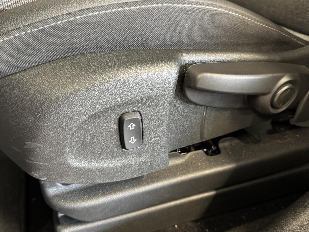 Opel Crossland 1.2 Turbo Elegance | Automaat | Camera | Carplay| Navi | LM velgen | Winter-Pakket ( Vestiging - Vianen )